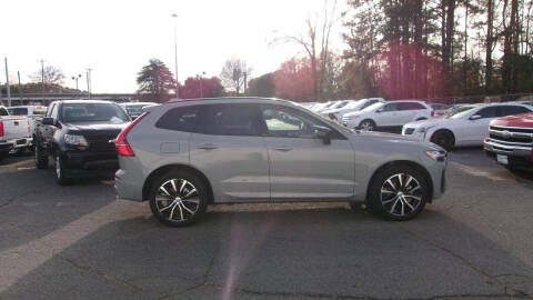 2025 Volvo XC60 B5 Plus Dark Theme