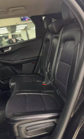 2022 Ford Escape SEL