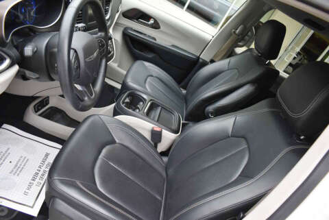 2020 Chrysler Voyager LXi