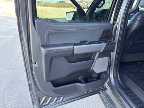 2023 Ford F-150 Lightning Lariat