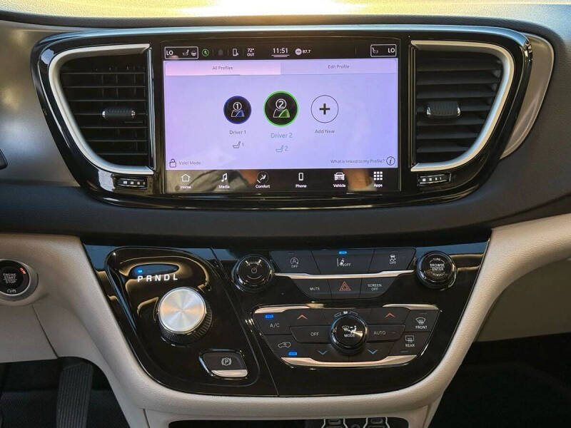 2022 Chrysler Pacifica Touring L