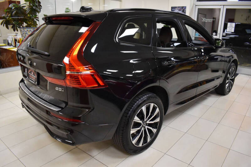 2024 Volvo XC60 B5 Plus Dark Theme
