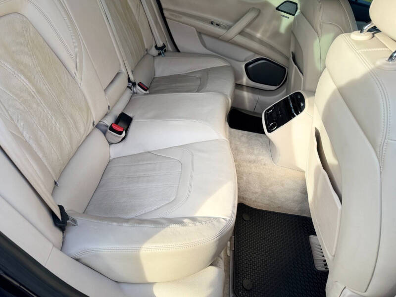 2014 Maserati Quattroporte Sport GT S