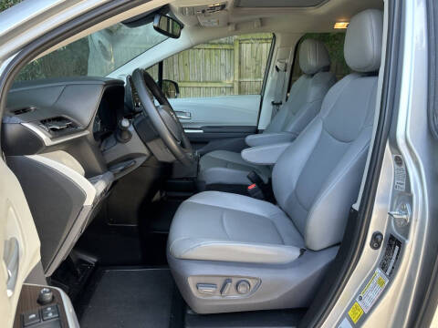2021 Toyota Sienna XLE 8-Passenger