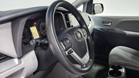 2016 Toyota Sienna