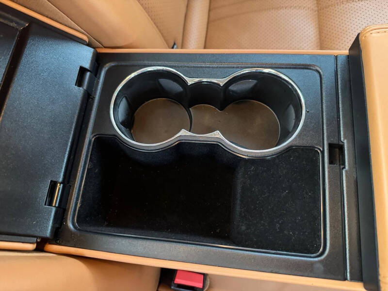 2016 Jaguar XJ R-Sport