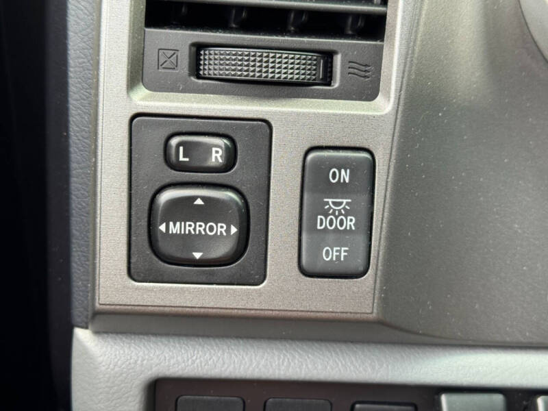 2016 Toyota Sequoia SR5