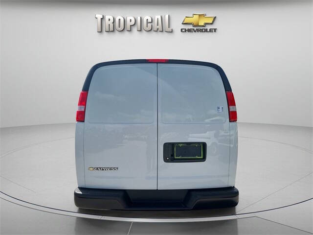 2025 Chevrolet Express 2500