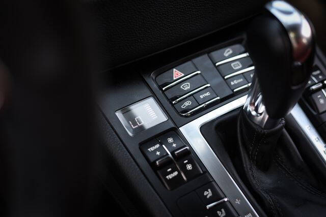 2015 Porsche Macan S