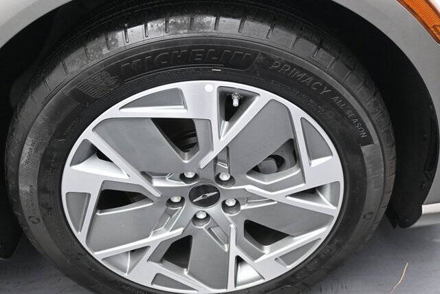 2025 Genesis GV60 Standard