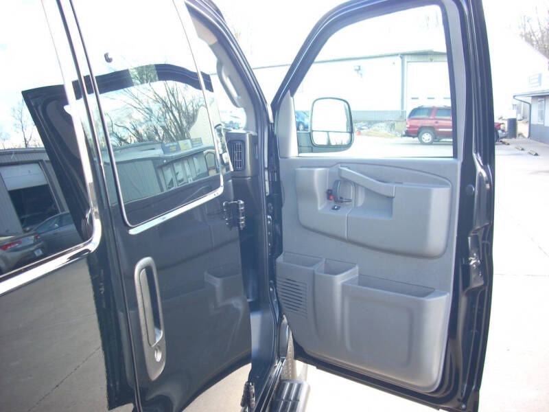 2024 Chevrolet Express LT 3500