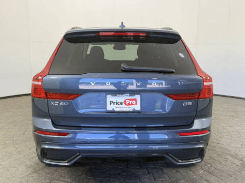 2025 Volvo XC60 B5 Plus Dark Theme