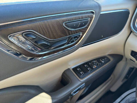 2017 Lincoln Continental Reserve