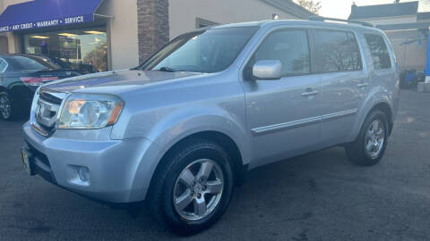 2011 Honda Pilot for sale at CarMart One LLC in Freeport NY