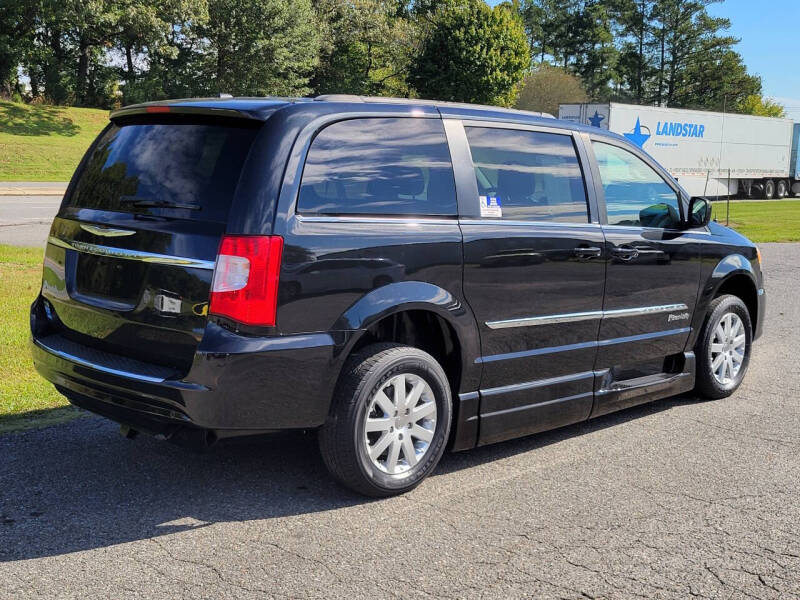 2014 Chrysler WHEELCHAIR VAN