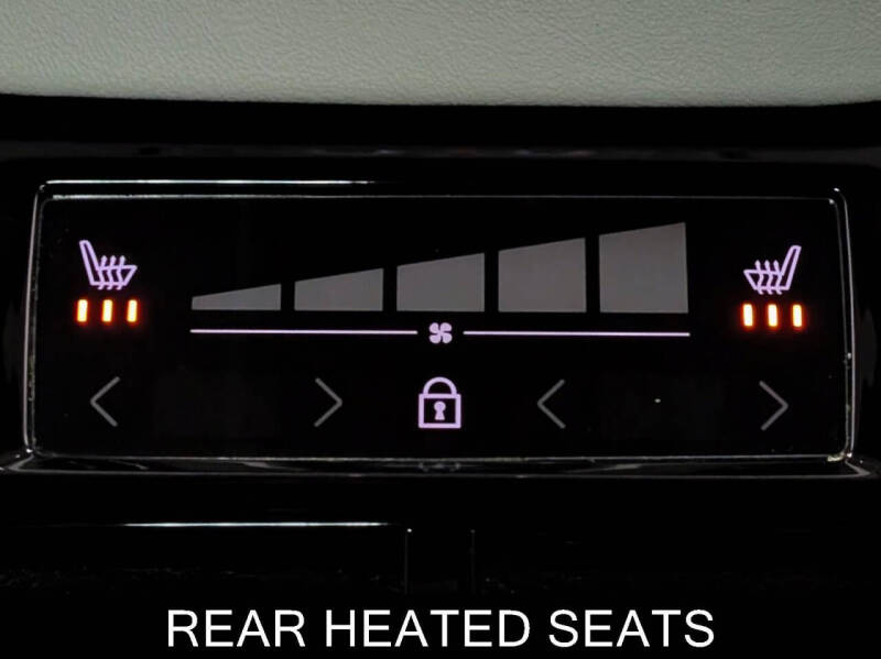 2024 Volvo XC60 B5 Ultimate Dark Theme