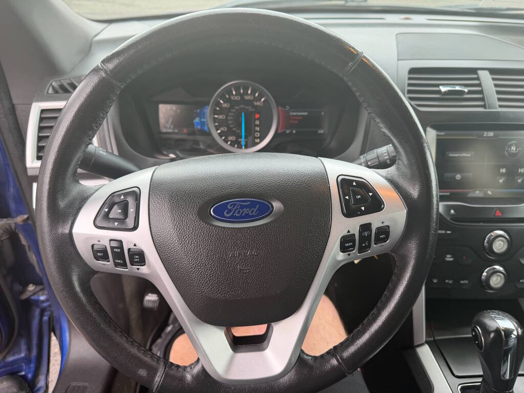 2015 Ford Explorer 27