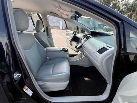 2012 Toyota Prius v Five