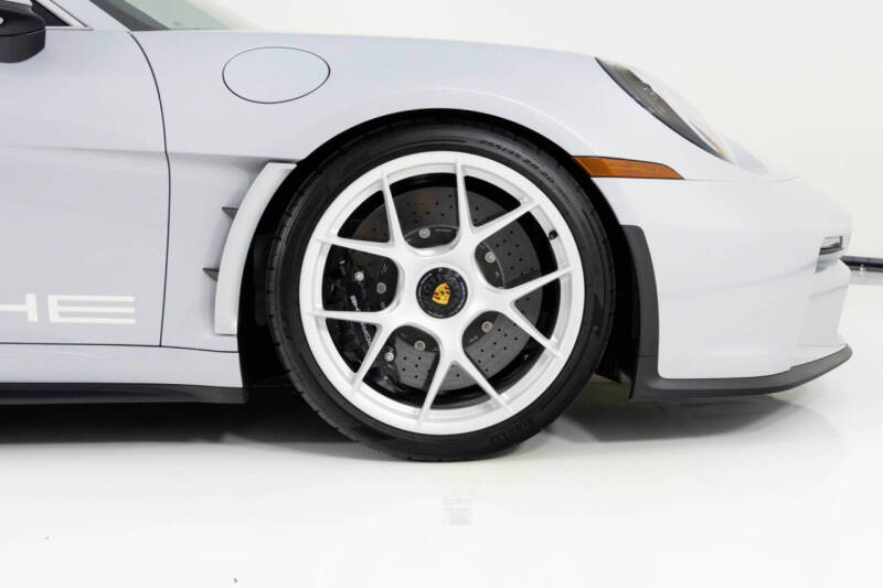 2024 Porsche 911 S/T