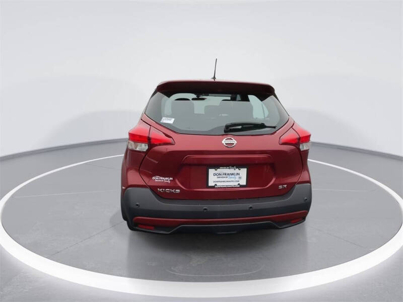 2020 Nissan Kicks SR