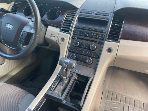 2011 Ford Taurus SEL