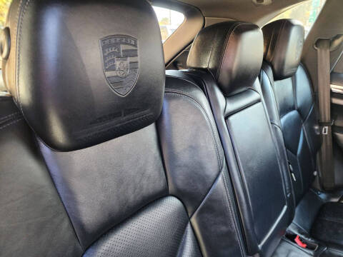 2014 Porsche Cayenne Platinum