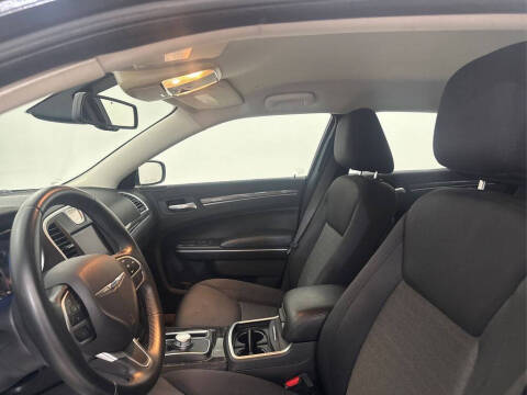2018 Chrysler 300 Touring