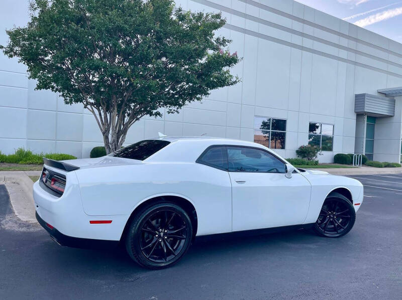 2018 Dodge Challenger SXT Plus