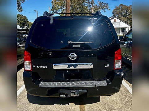 2007 Nissan Pathfinder LE