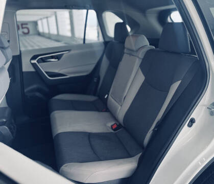 2020 Toyota RAV4 Hybrid XLE