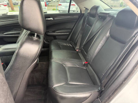 2016 Chrysler 300 Limited