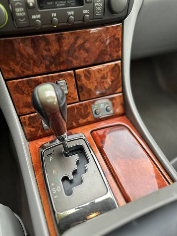 2004 Lexus LS 430