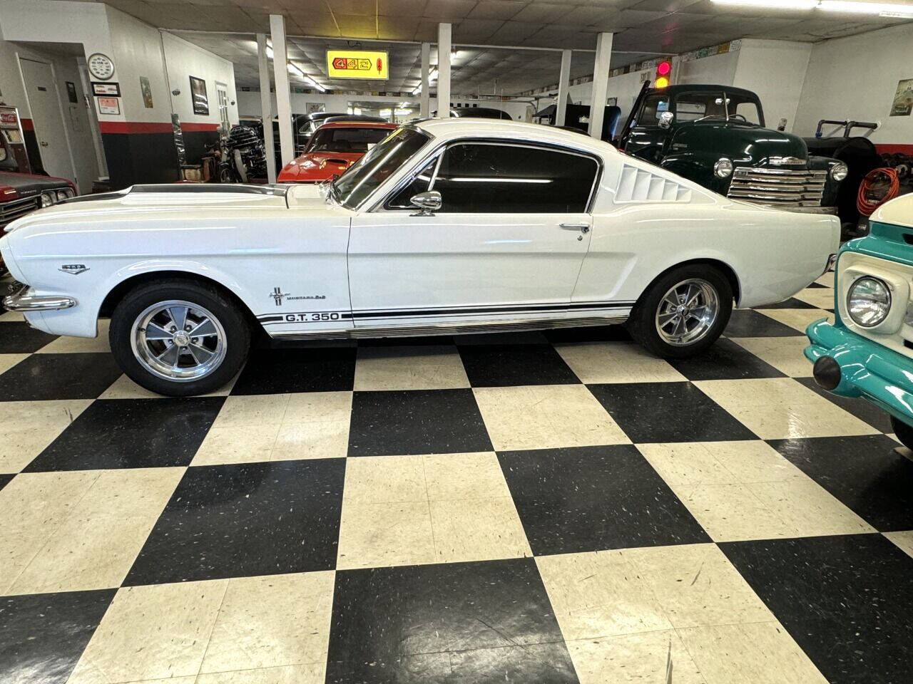 1965 Ford Mustang 12