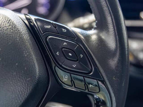 2022 Toyota C-HR XLE