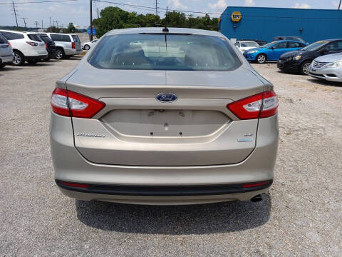 2015 Ford Fusion SE
