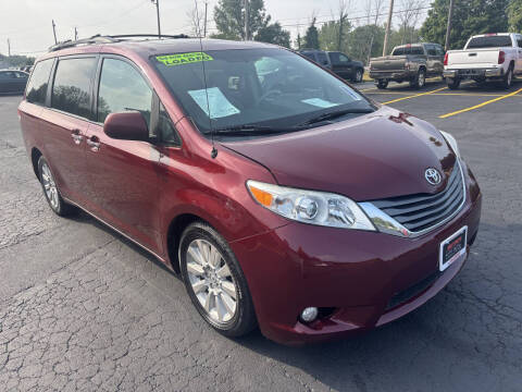 2014 Toyota Sienna XLE 7-Passenger