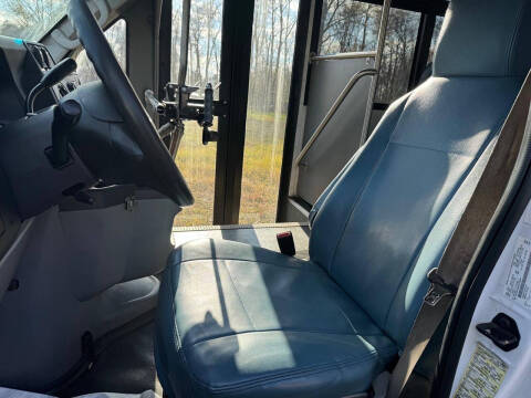 2017 Ford E-Series E-450 SD