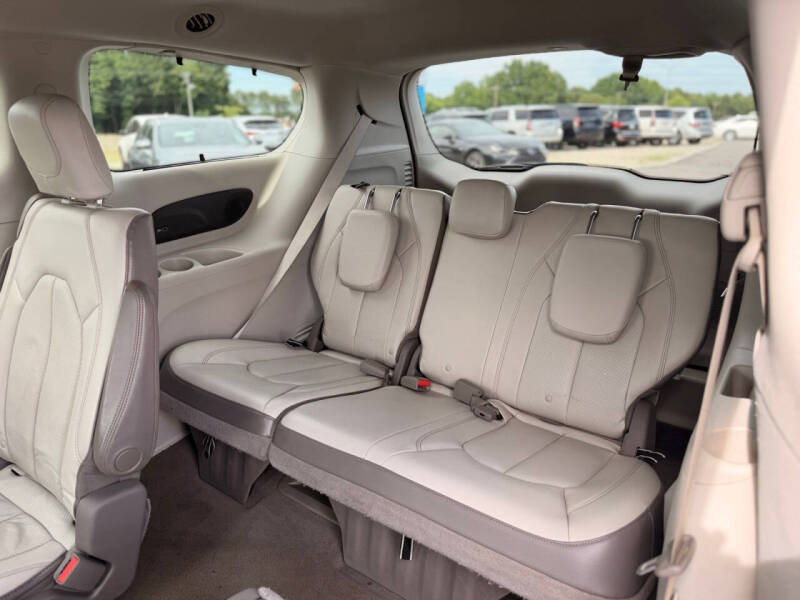 2017 Chrysler Pacifica Touring-L Plus