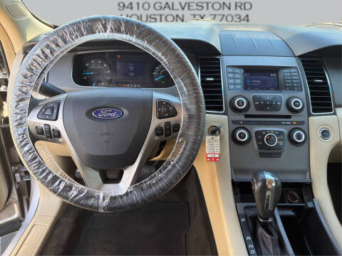 2014 Ford Taurus SE