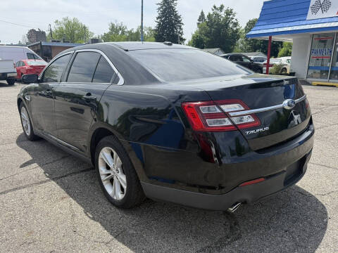 2016 Ford Taurus SE
