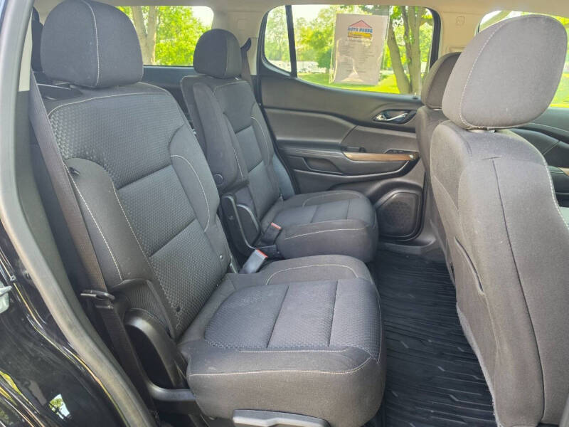 2023 GMC Acadia SLE