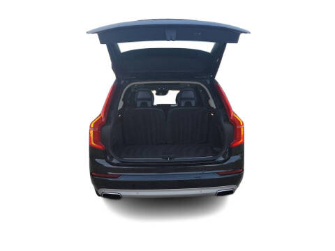 2016 Volvo XC90 T6 Momentum