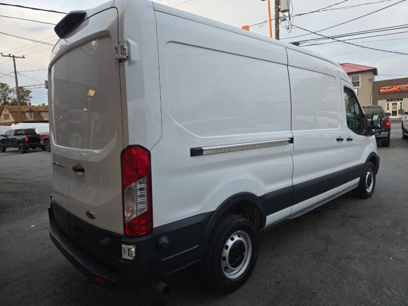 2022 Ford Transit 250