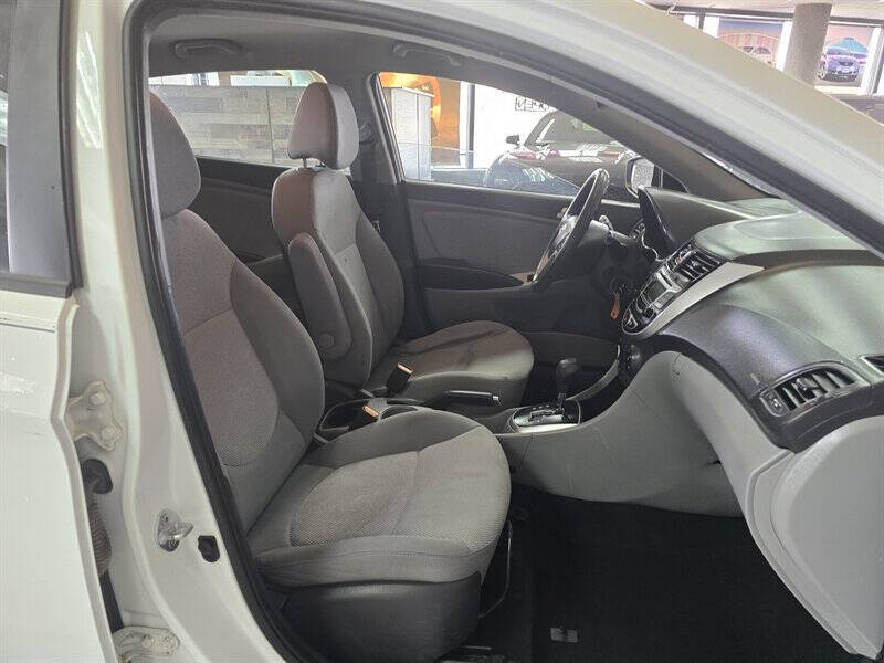 2013 Hyundai Accent GS