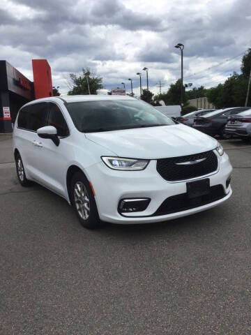 2023 Chrysler Pacifica Touring L