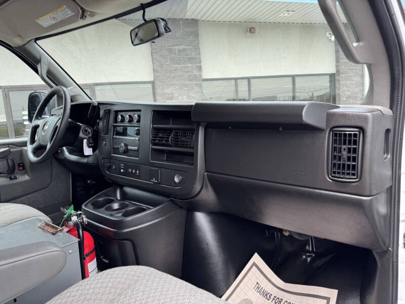2021 Chevrolet Express 2500
