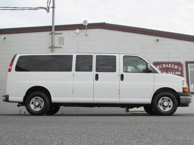2017 Chevrolet Express Passenger LS's photo