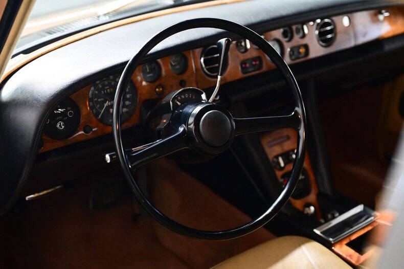 1972 Rolls-Royce SILVER CLOUD LWB
