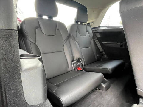 2019 Volvo XC90 T6 Momentum