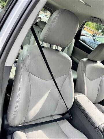 2014 Toyota Prius v Two